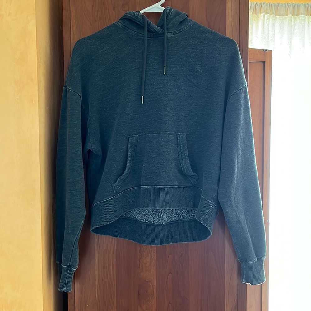 Hollister black hoodie (NWOT)
